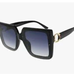 Black Square Gradient Lens Women's Sunglasses